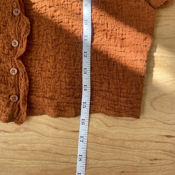 Urban Outfitters Rust Textured Shortsleeved Crop Top in Woman’s Large - Picture 7 of 8